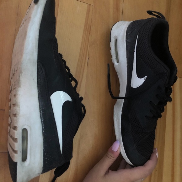 NIKE SHOES - Picture 1 of 1